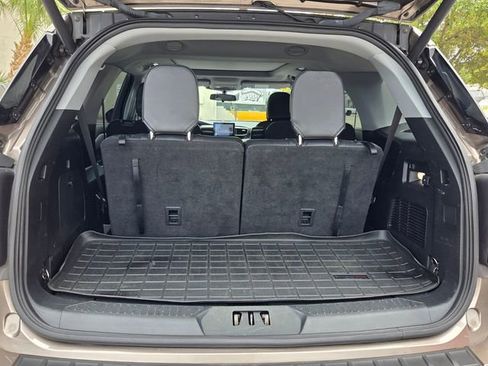 Used 2021 Ford Explorer XLT w/ Equipment Group 202A RWD image 13