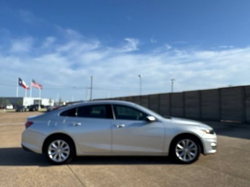 Used 2020 Chevrolet Malibu LT FWD image 22
