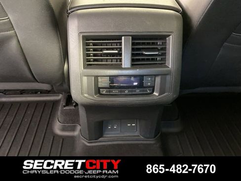 Used 2021 Volkswagen Atlas SEL Premium AWD/4WD image 24