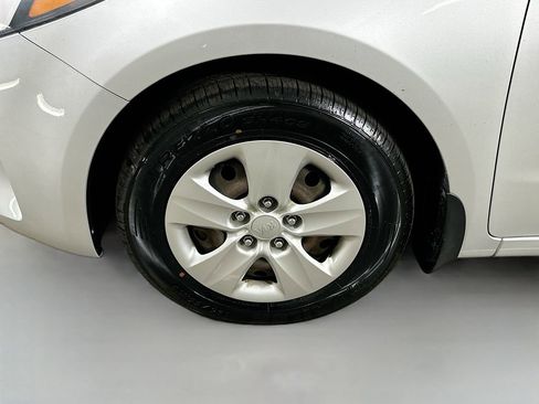 Used 2017 Kia Forte LX FWD image 8