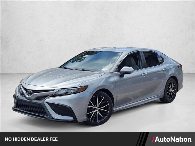 Used 2022 Toyota Camry SE FWD image 1