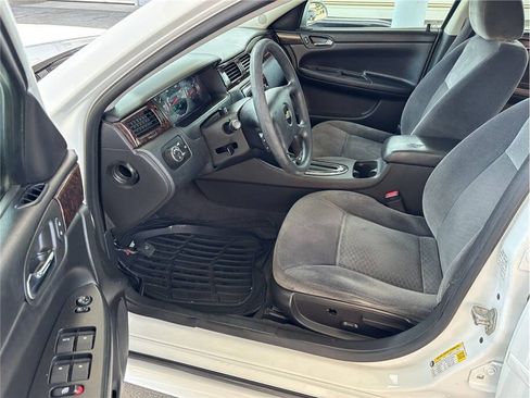 Used 2015 Chevrolet Impala LT w/ LT Sunroof Package FWD image 11