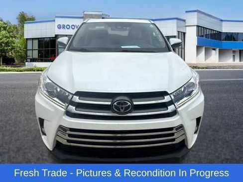 Used 2018 Toyota Highlander Limited FWD image 10
