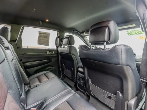 Used 2019 Jeep Grand Cherokee Laredo AWD/4WD image 17