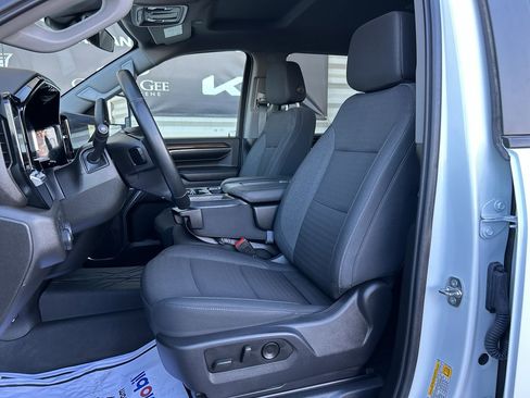 Used 2024 Chevrolet Silverado 3500 LT w/ Convenience Package image 11