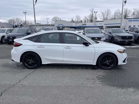 Used 2023 Honda Civic Sport image 19