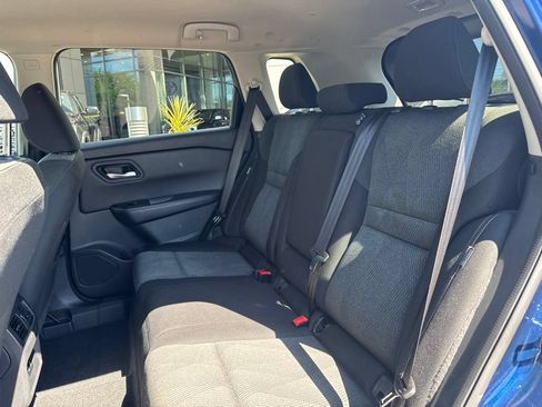 Used 2025 Nissan Rogue SV FWD image 15