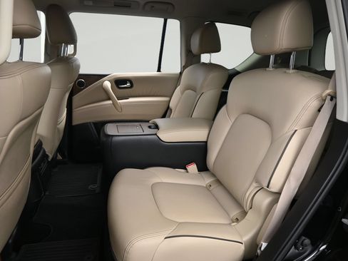 Used 2024 Nissan Armada SL w/ Captain's Chairs Package AWD/4WD image 11