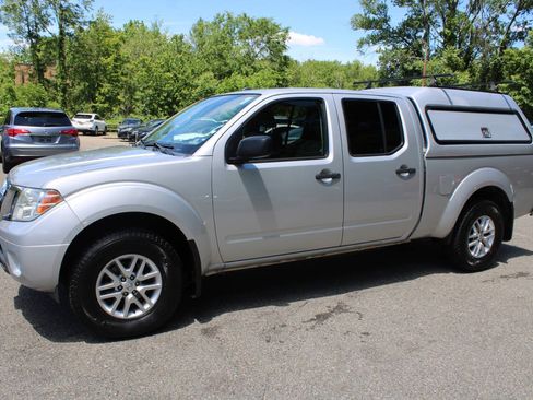 Used 2014 Nissan Frontier SV w/ SV Value Truck Package AWD/4WD image 13