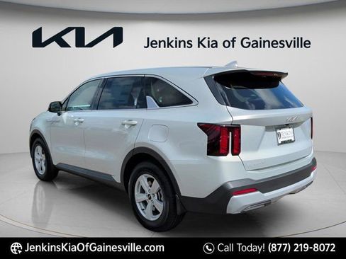 New 2026 Kia Sorento LX FWD image 7