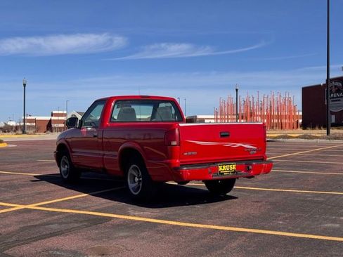 Used 1999 Chevrolet S10 Pickup LS w/ Preferred Equipment Group image 26