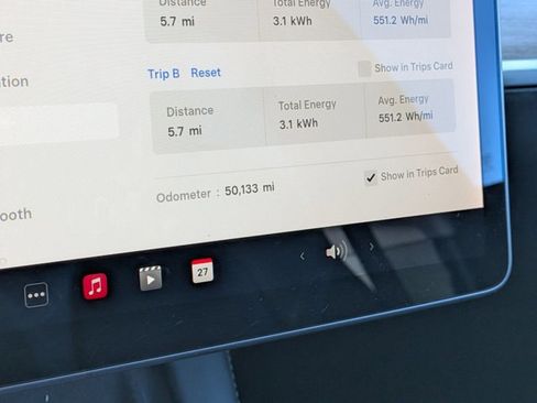 Used 2021 Tesla Model Y Long Range image 11