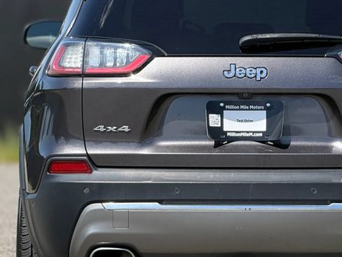 Used 2019 Jeep Cherokee Limited w/ Technology Group AWD/4WD image 13