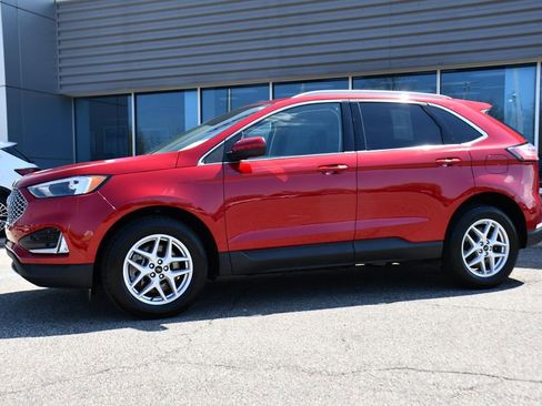 Used 2024 Ford Edge SEL w/ Convenience Package AWD/4WD image 2