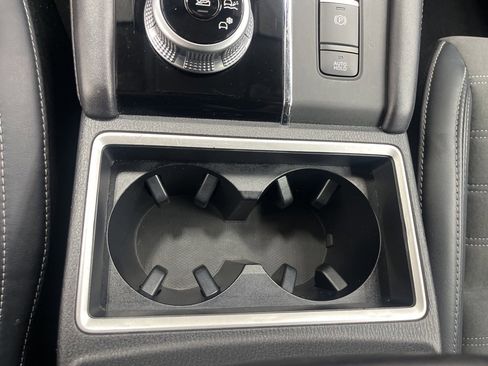 Used 2024 Mitsubishi Outlander SE Black Edition image 26