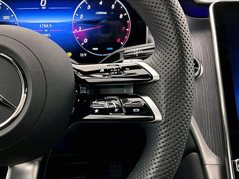 Used 2026 Mercedes-Benz GLC 300 image 21