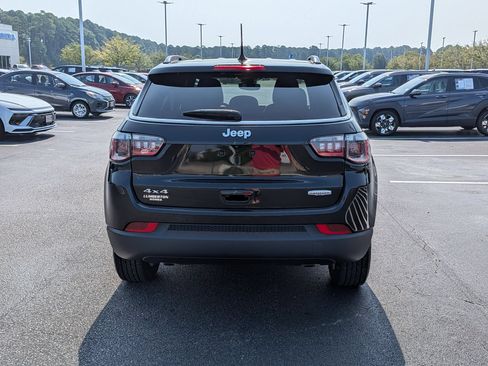 Used 2024 Jeep Compass Latitude AWD/4WD image 4