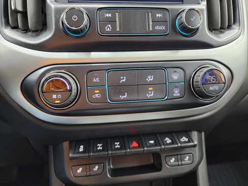 Used 2022 Chevrolet Colorado ZR2 w/ Colorado ZR2 Bison Edition image 39