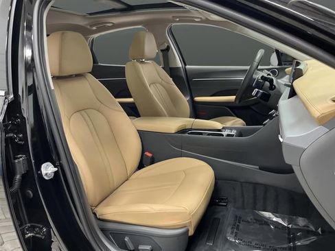 Used 2025 Hyundai Sonata Limited image 31