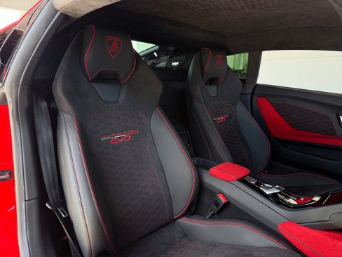 Used 2023 Lamborghini Huracan EVO RWD image 23