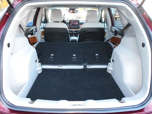 Certified 2022 Jeep Compass Limited image 12