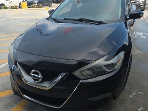 Used 2016 Nissan Maxima Platinum w/ Interior Lighting Package FWD image 2