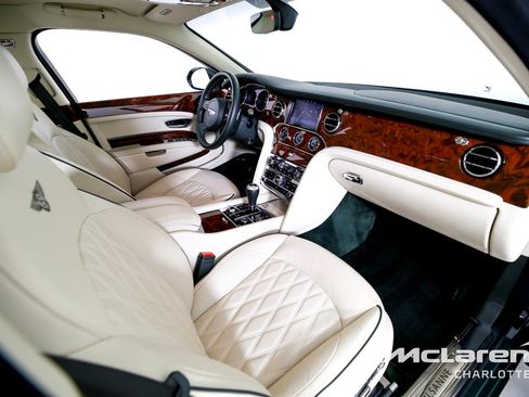 Used 2020 Bentley Mulsanne RWD image 31