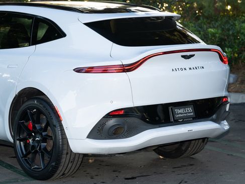 Used 2022 Aston Martin DBX image 24