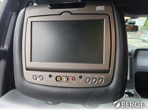 Used 2010 Lincoln Navigator 2WD image 28