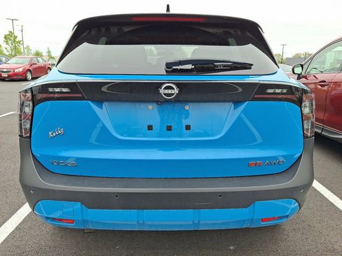 Used 2025 Nissan Kicks SR w/ SR Premium Package AWD/4WD image 5