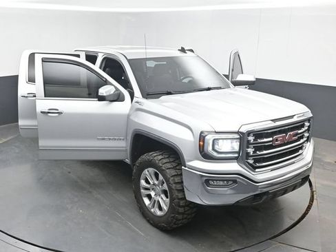 Used 2018 GMC Sierra 1500 SLT w/ SLT Premium Package AWD/4WD image 47