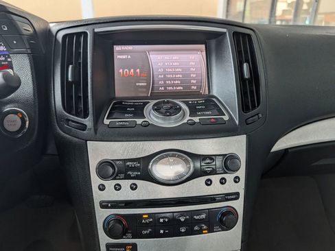 Used 2009 INFINITI G37 Journey w/ Premium Pkg image 32