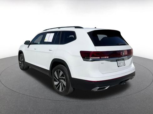 Used 2025 Volkswagen Atlas SE image 11