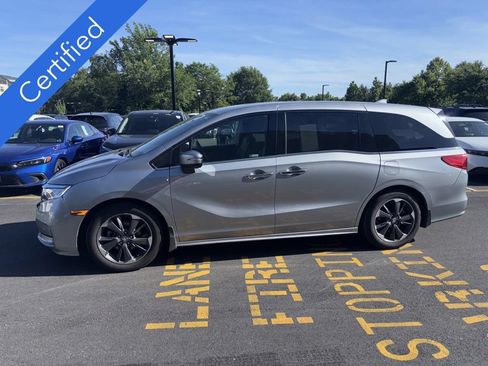 Certified 2023 Honda Odyssey Elite image 2