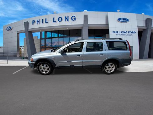 Used 2002 Volvo V70 Cross Country AWD/4WD image 2