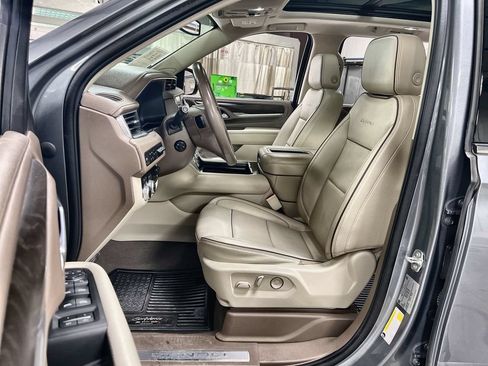 Used 2021 GMC Yukon XL Denali w/ Max Trailering Package AWD/4WD image 12