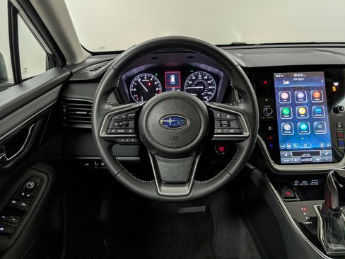 Used 2025 Subaru Outback Premium image 17