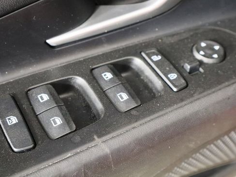 Used 2021 Hyundai Elantra SE image 19