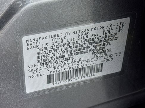 Used 2020 Nissan Kicks S image 36