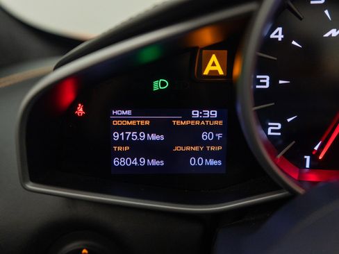 Used 2015 McLaren 650S Spider RWD image 21