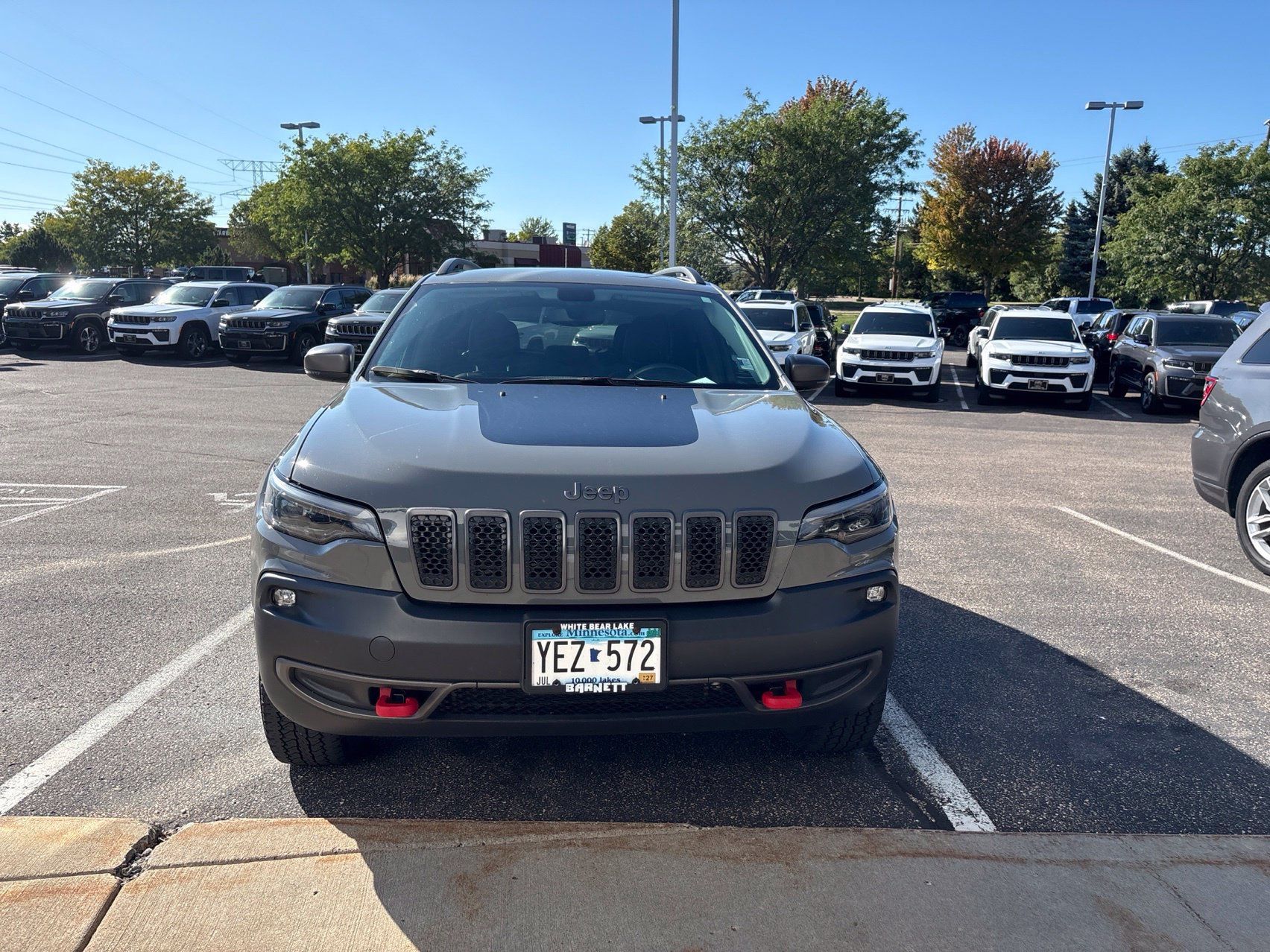 Used 2019 Jeep Cherokee Trailhawk w/ Cold Weather Group AWD/4WD image 3