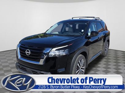 Used 2022 Nissan Pathfinder Platinum w/ Lighting Package (N92)