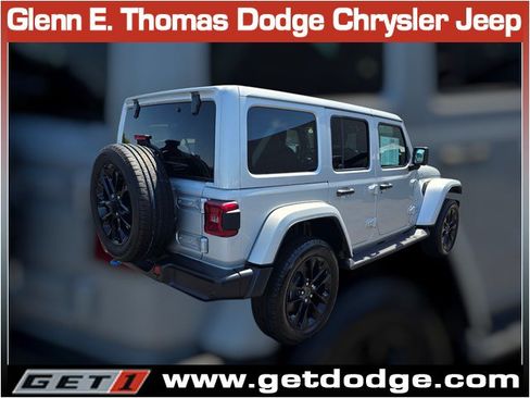 Used 2024 Jeep Wrangler Unlimited Sahara w/ Technology Group AWD/4WD image 7
