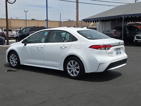 Used 2022 Toyota Corolla LE FWD image 29