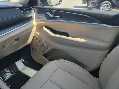 Certified 2022 Jeep Grand Cherokee L Limited AWD/4WD image 19