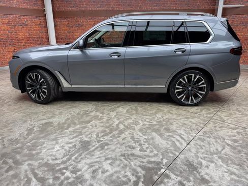 New 2026 BMW X7 xDrive40i image 2