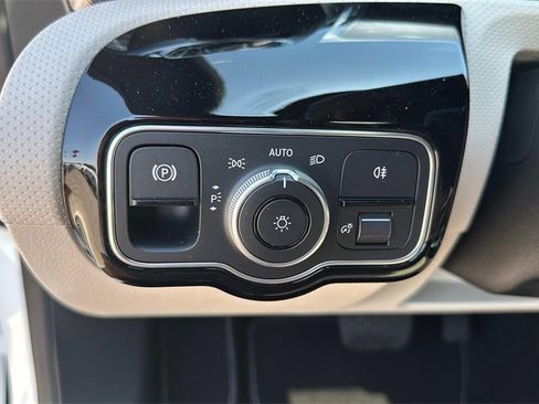 Used 2025 Mercedes-Benz CLA 250 image 13