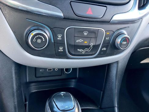 Used 2020 Chevrolet Equinox LT AWD/4WD image 32