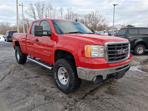 Used 2008 GMC Sierra 2500 SLE w/ Z71 Off-Road Package image 3