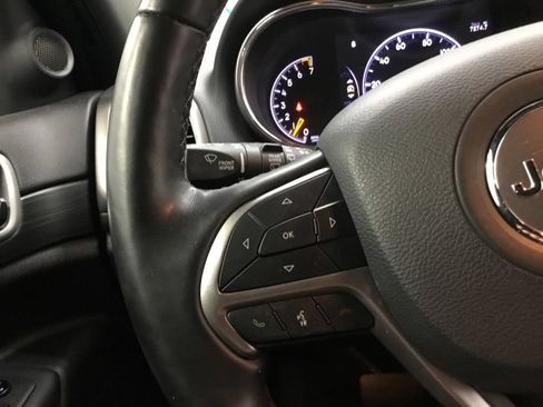 Used 2021 Jeep Grand Cherokee Laredo X AWD/4WD image 38